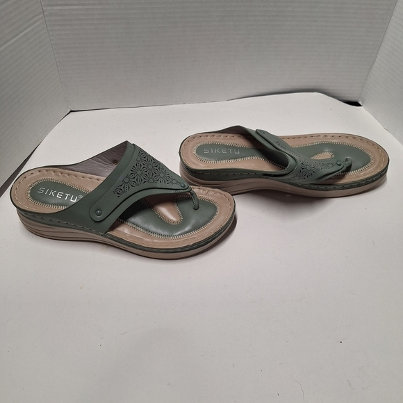 SIKETU Women's Stylish Green Sandals - Picture 4 of 7